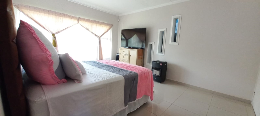9 Bedroom Property for Sale in Hospitaalheuwel Free State